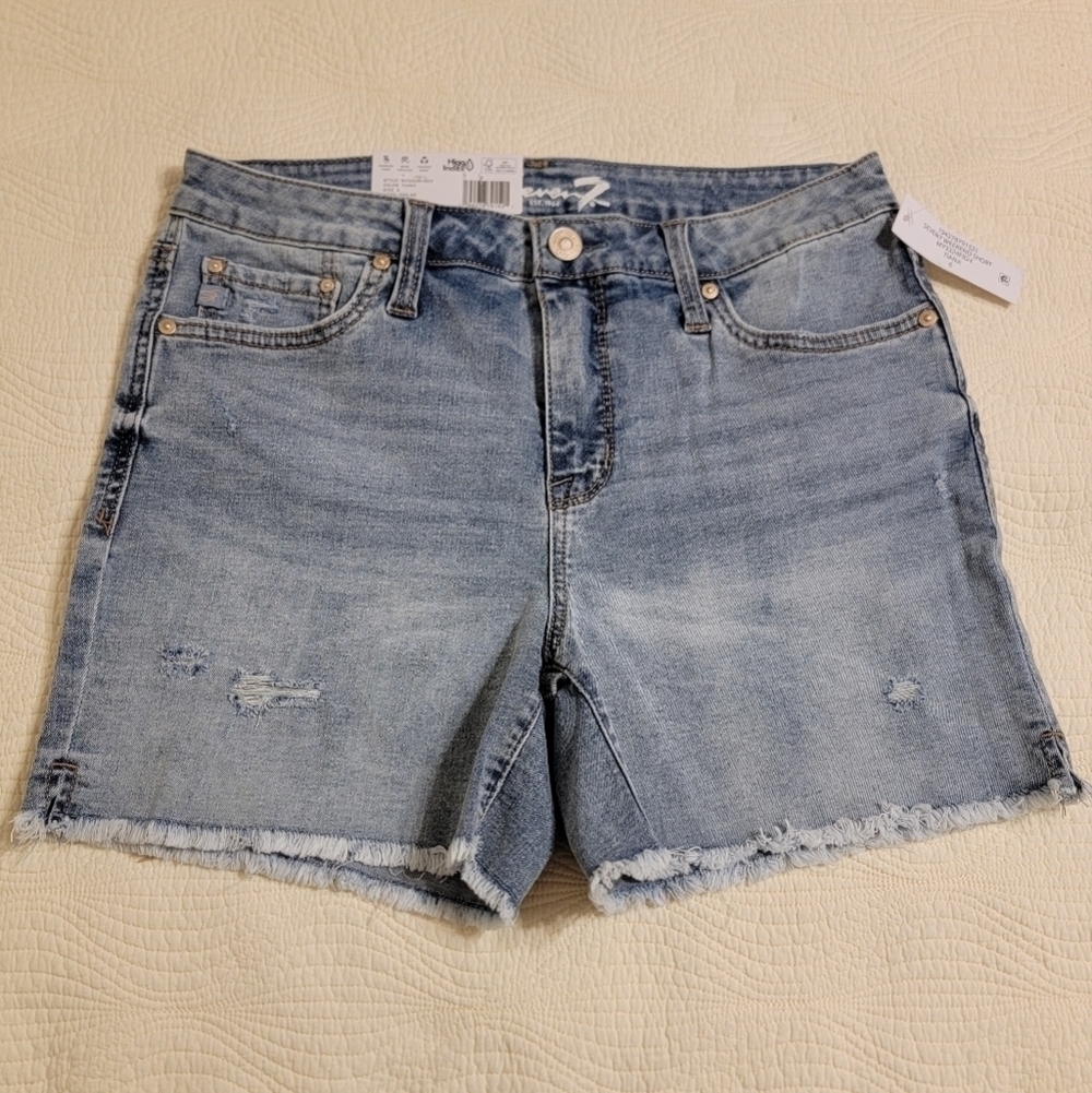 NWT Seven7 Ladies Weekend Denim Short 5" Inseam